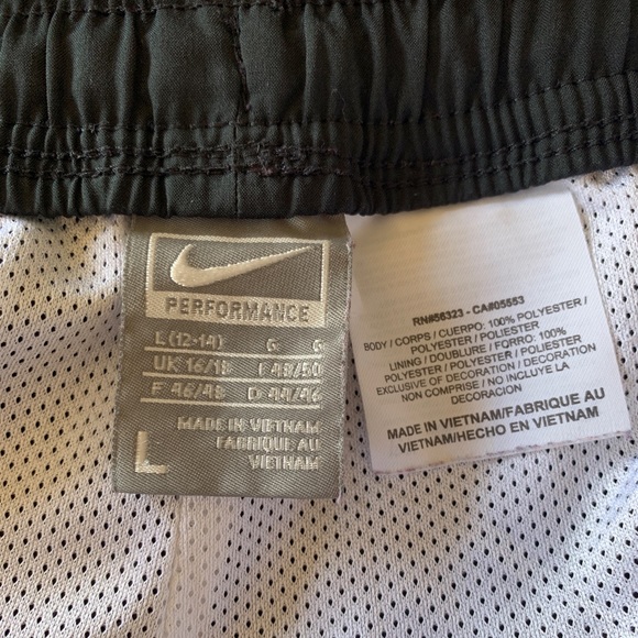 Nike shorts - Picture 4 of 4